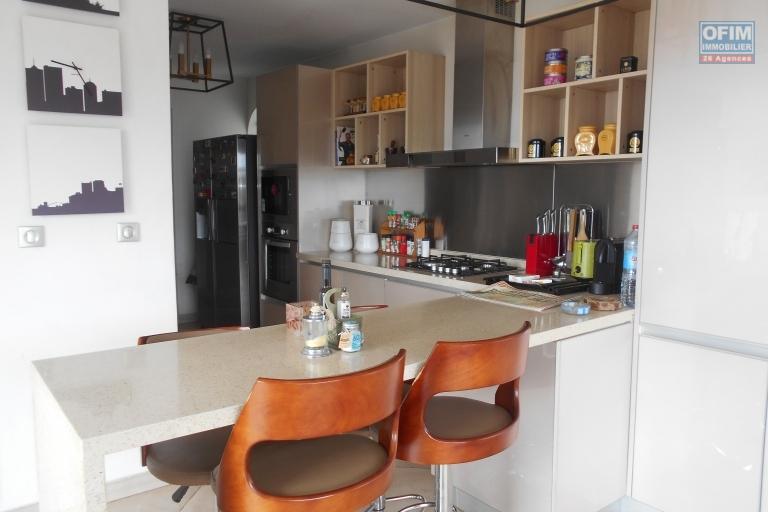 Un grand appartement T4 meublé en duplex à Ivandry