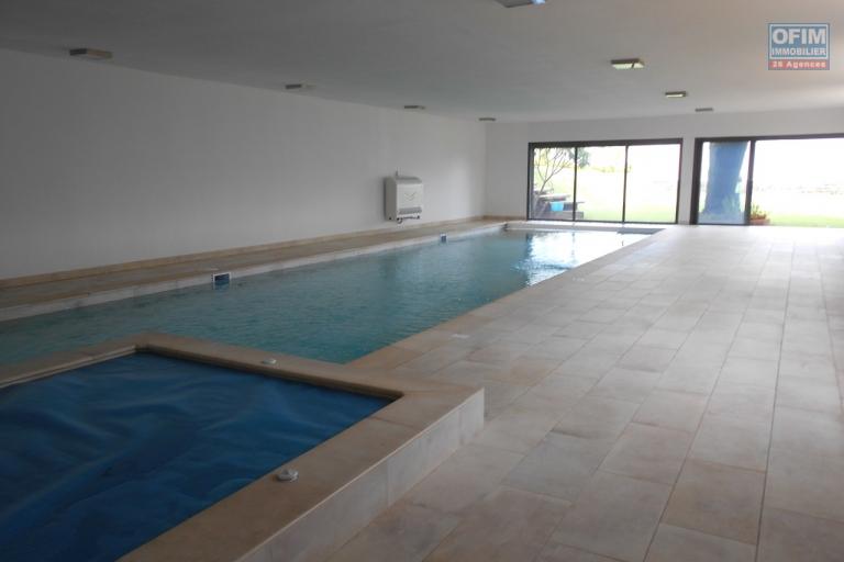 Une grande villa F6 dans une résidence sécurisée avec piscine à Androhibe ( NON DISPONIBLE )
