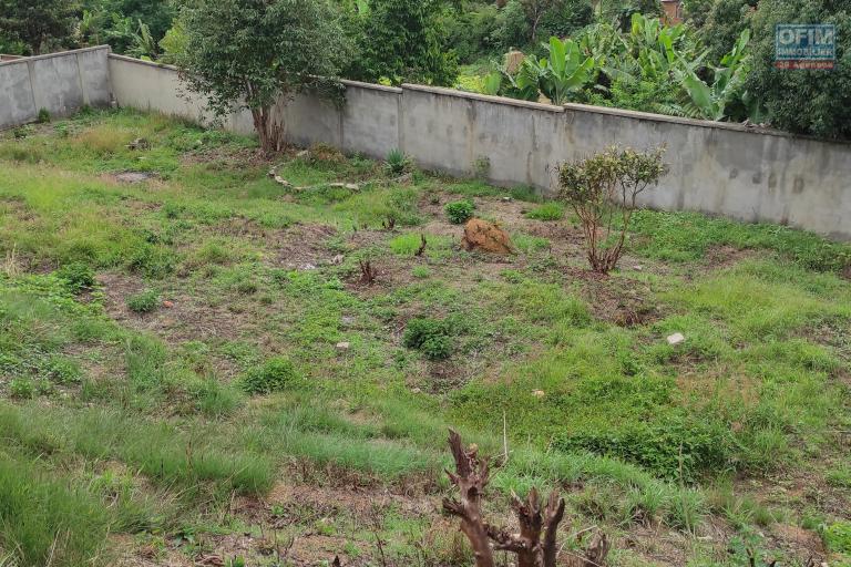 vente d'un terrain de 2307m2 à Ambohibao Ambohijanahary