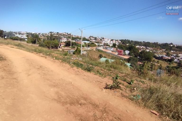 Prix en baisse! Terrain de 630 m2 avec un magnifique vue à 10 min d'Ambatobe- Antananarivo