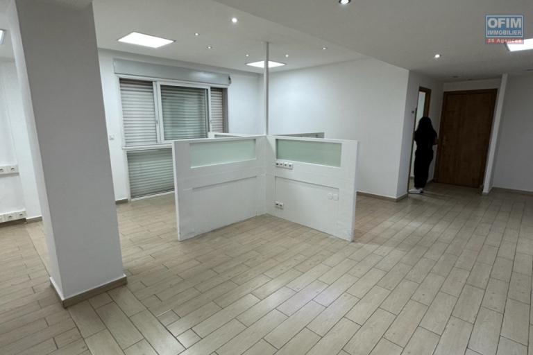 Bureau en location par OFIM d'une superficie de 192m2 dans les quartiers des affaire d'Alarobia.LOUE