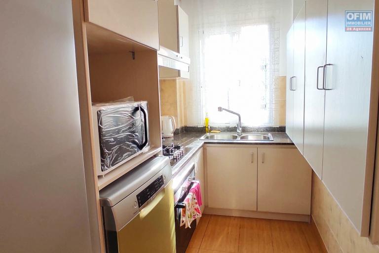 Appartement T3 entièrement meublé et équipé en location à 5mn à pieds du lycée Français  sur Ambatobe. NON DISPONIBLE