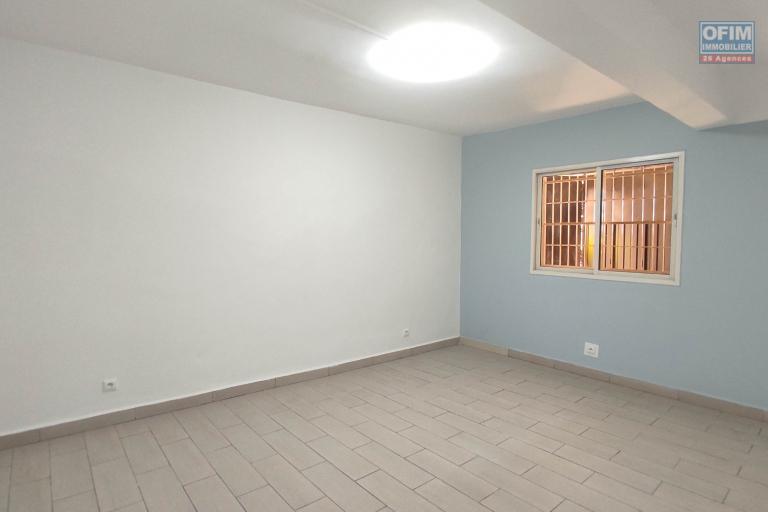 appartement T4 dans un quartier résidentiel à Ankorondrano.LOUE