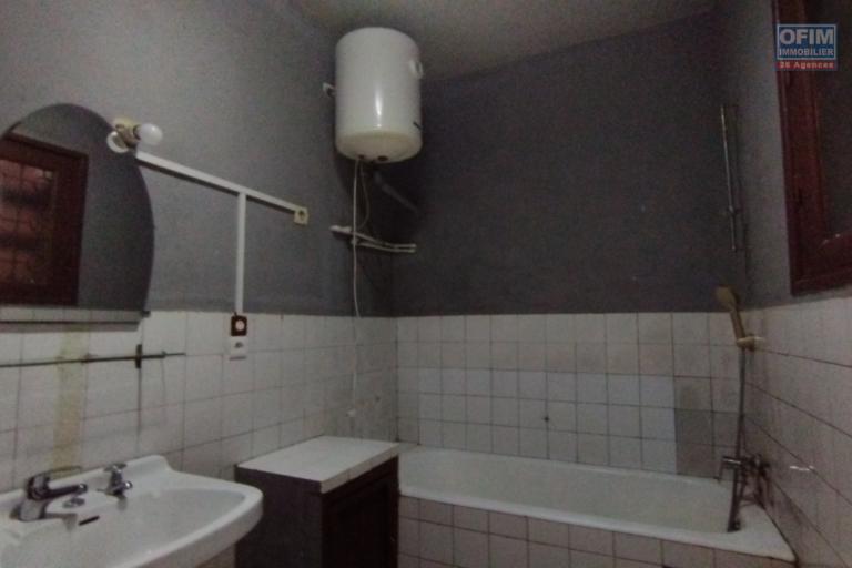 A louer, maison à étage F6 à usage professionnel sur Tsimbazaza- Antananarivo