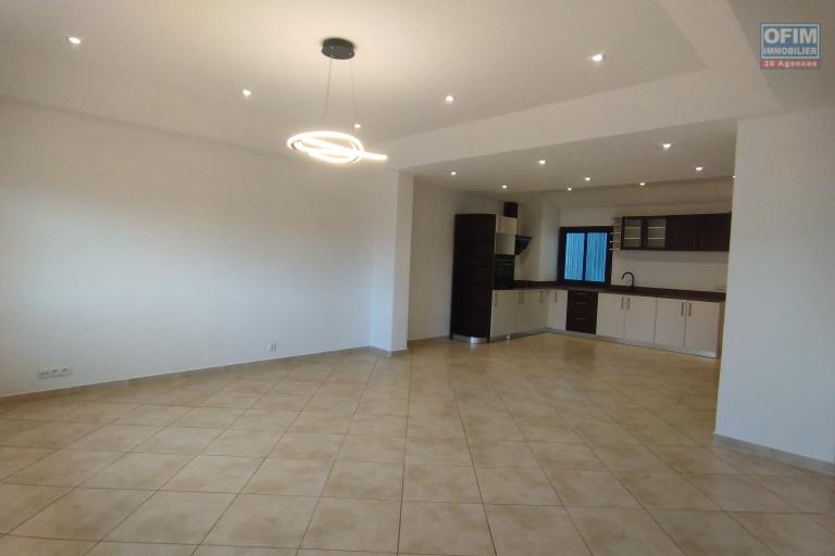 A louer, un grand appartement T4 neuf, sur Ivandry- Antananarivo