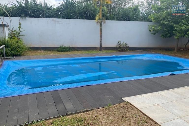 Une villa moderne F4 à louer avec piscine sécurisée à Ankadimbahoaka