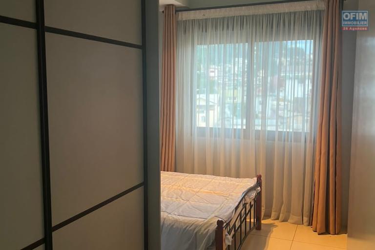 Un appartement T3 meublé sécurisé avec une vue à Cité Planton