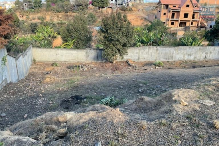 vente d'un terrain de 2307m2 à Ambohibao Ambohijanahary