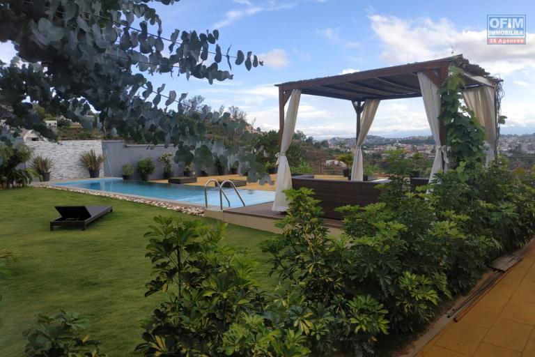 A vendre , une VILLA D’EXCEPTION luxueuse et moderne sur Ambatobe- Antananarivo