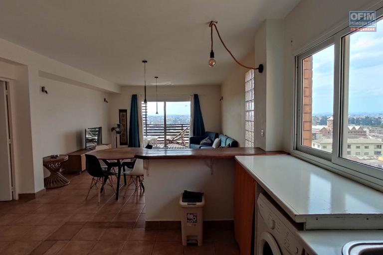 vente d' appartement de type T3 entièrement meublé avec vue exceptionnelle  dans une résidence bien sécurisée à Fort Voyron