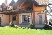 Une villa de type traditionnelle F5 sur la haute ville Ambohipotsy.LOUE