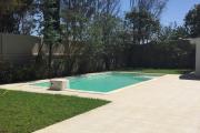 OFIM Immobilier loue une villa F6 avec piscine nichée sur un terrain de 1600m2 sur Ambatobe.BIEN LOUE