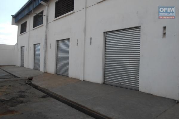 Entrepôt de 400m2 sur 2 niveaux sécurisés à Anosibe Antananarivo