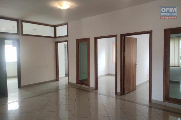 OFIM immobilier vous offre en location un Appartement T6 de 150m2 sur Ankerana qui est à 5min D'ankorondrano.DISPONIBLE