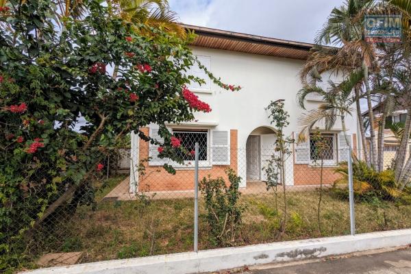 Une villa F4 dans une résidence sécurisée à Tanjombato