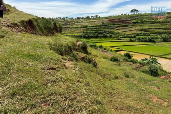 A vendre,un grand terrain de 4266 m2 avec vue dégagée à Ambohidratrimo- Antananarivo