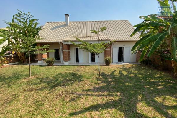 Une villa basse F4 avec jardin à Ambatobe